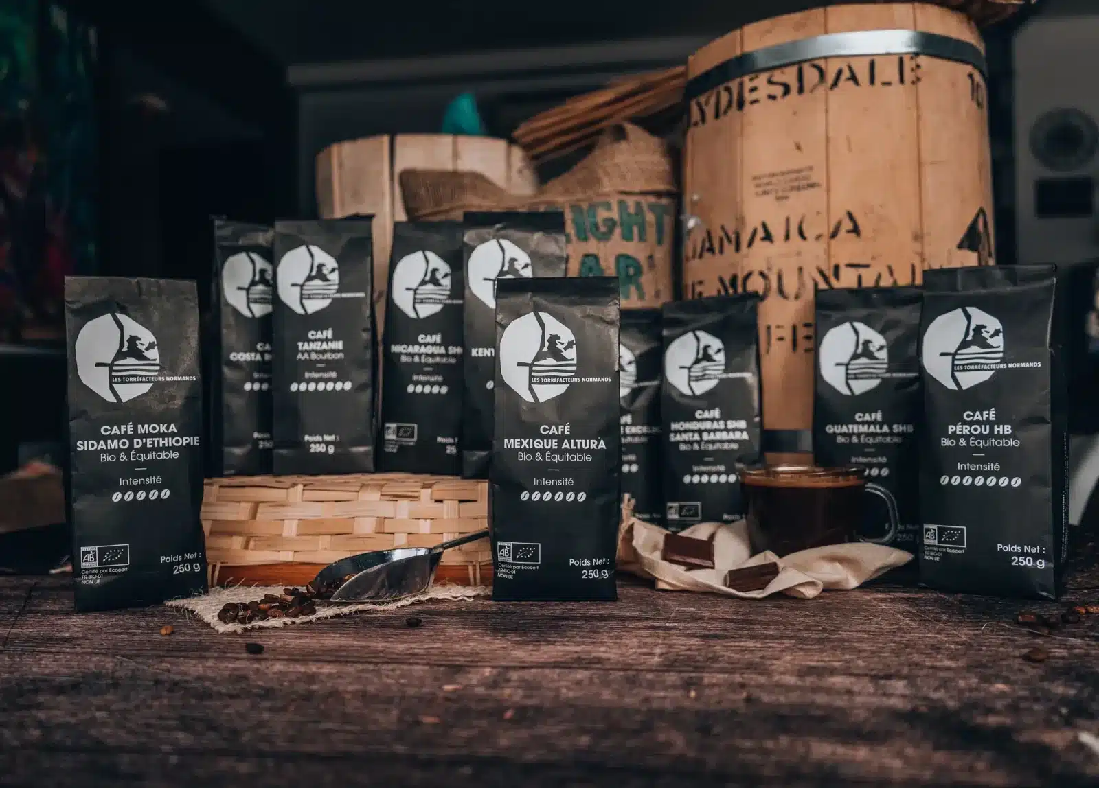Épicerie fine : produits secs, cafés et douceurs choisis