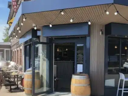 La devanture de M epicerie et comptoir a Montigny