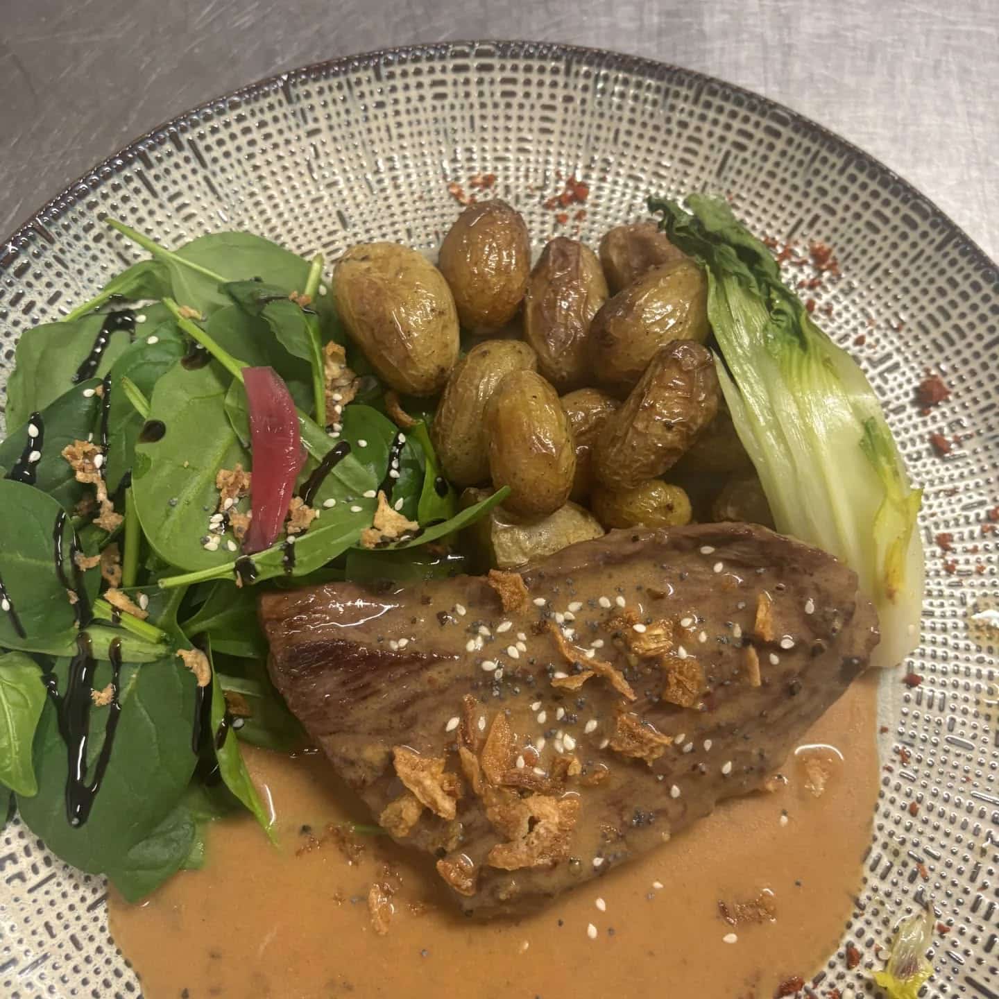 Plat du jour fait maison servi au restaurant